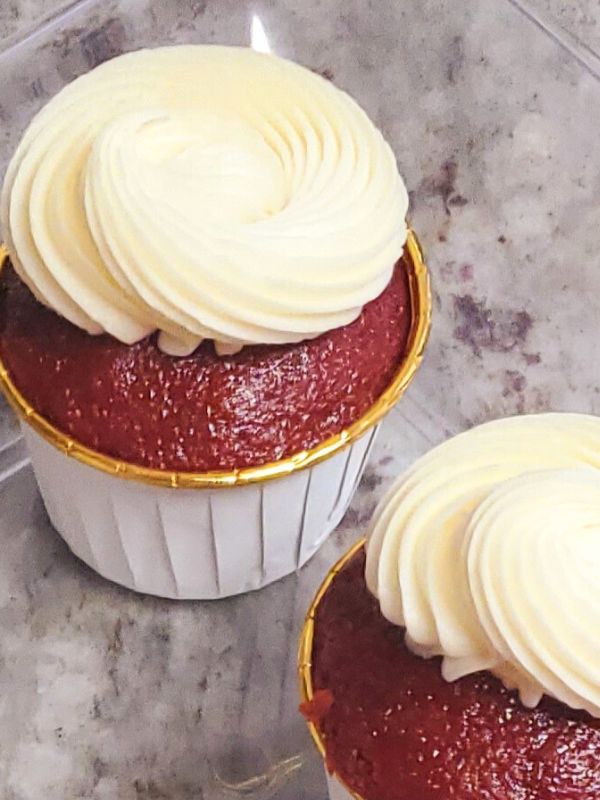 Valentine's Day Cupcake 6 Pack