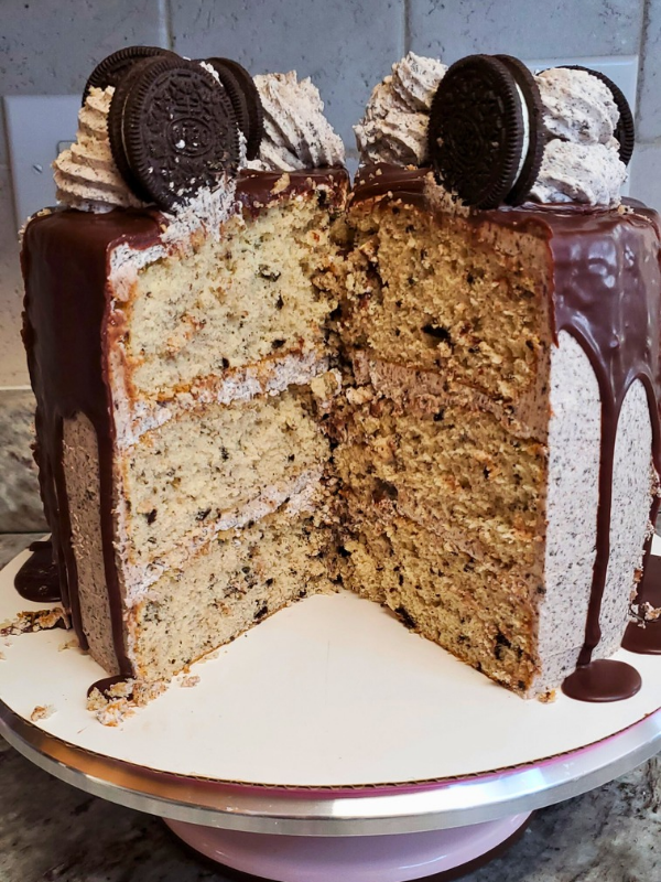 Oreo Drip Cake