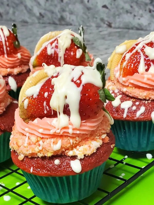 Strawberry Crunch Cheesecake Cupcakes